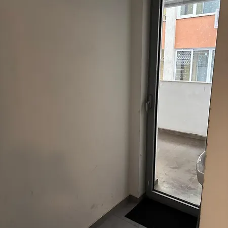 Lilia 4 Self-check In *