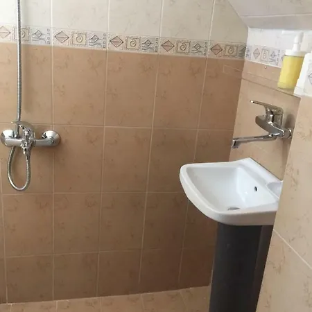 Lilia 4 Self-check In